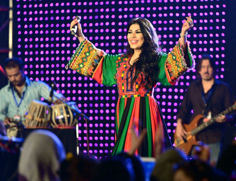 Afghan pop star challenges cultural norms