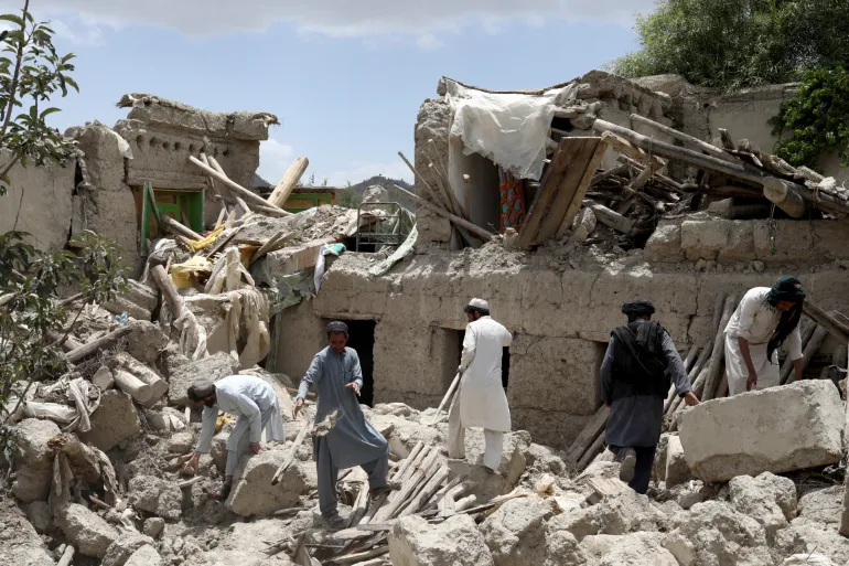 Afghan groups step up as foreign earthquake relief faces delays